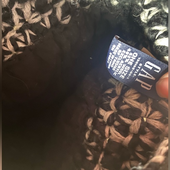 Black and White Knit Crossbody Bag - Picture 2 of 2